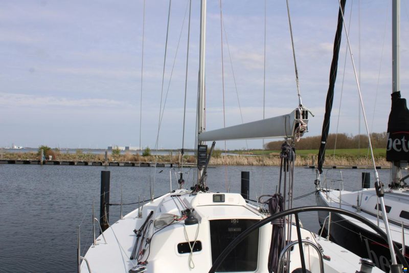 J Boats J109