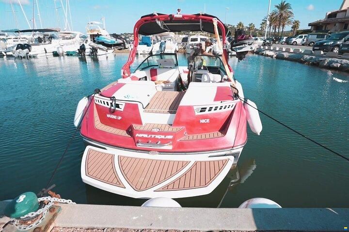 Correct Craft Super Air Nautique 210