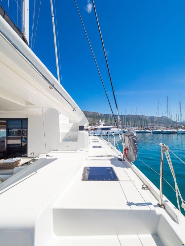Lagoon 50