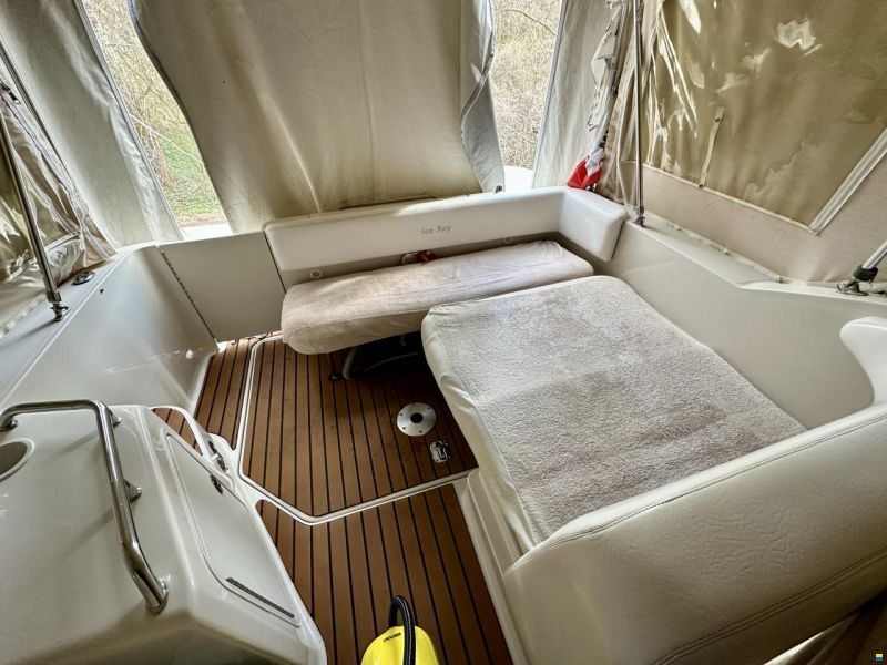 Sea Ray 240 Sundancer