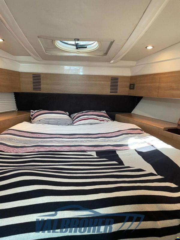 Sealine SC 38