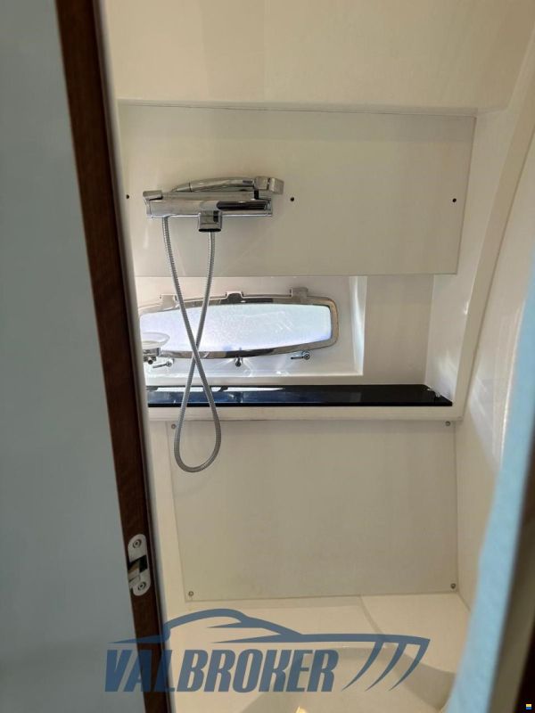 Sealine SC 38
