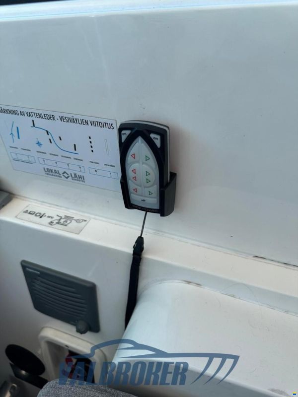 Sealine SC 38