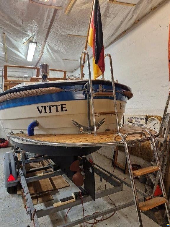 TUCKER BOOT TUCKER BOAT