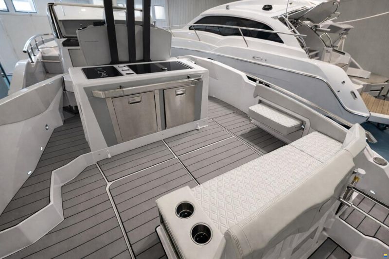 Ranieri Next 330 LX