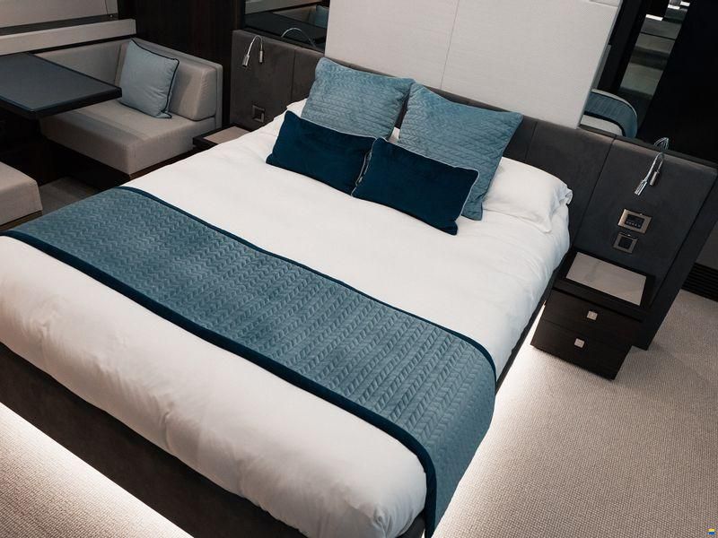 Sunseeker 76 Yacht