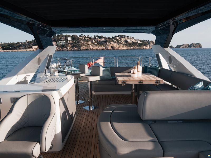Sunseeker 76 Yacht