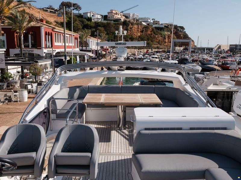 Sunseeker Manhattan 55