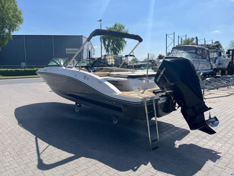 Sea Ray 210 SPX Outboard