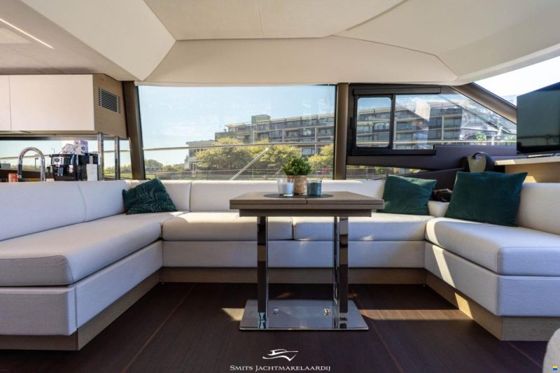 Prestige 590 Flybridge