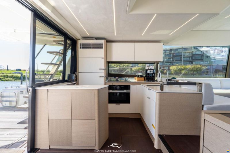 Prestige 590 Flybridge