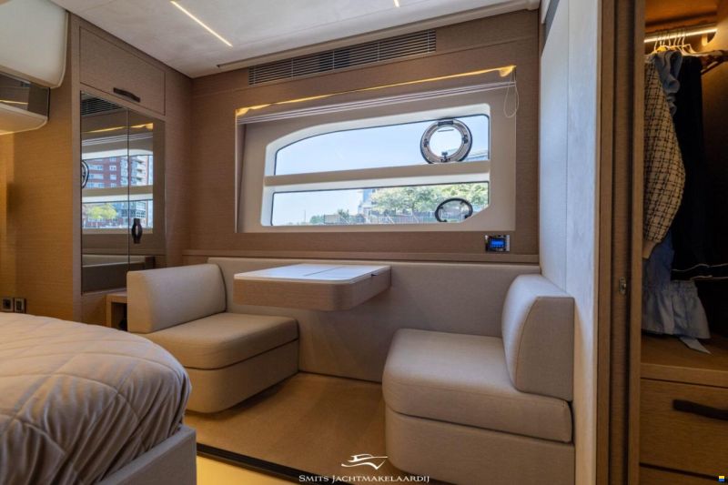 Prestige 590 Flybridge