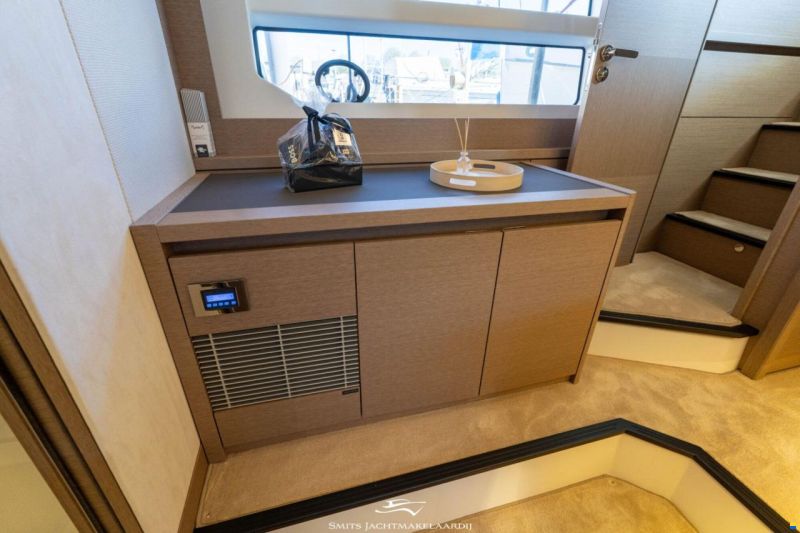 Prestige 590 Flybridge