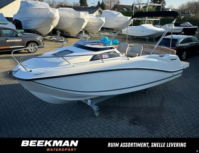 Quicksilver 555 Cabin