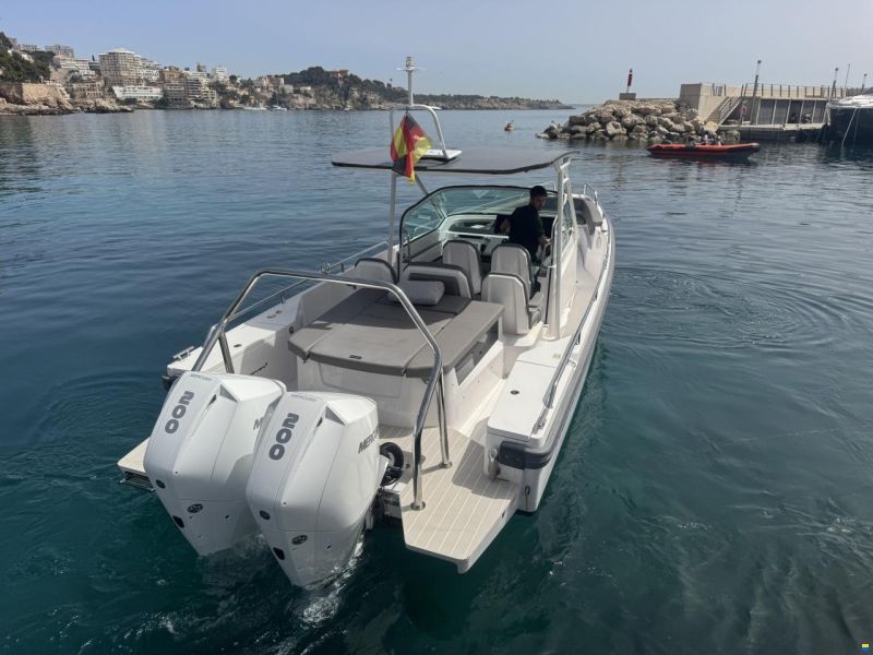 Axopar 28 T-Top