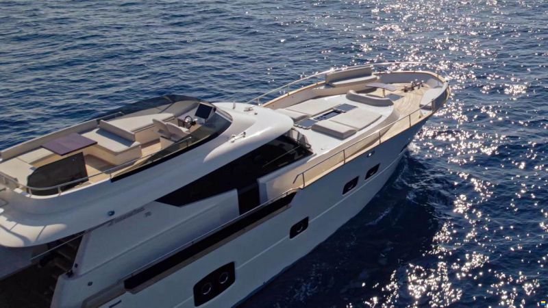 Monachus 70 Fly