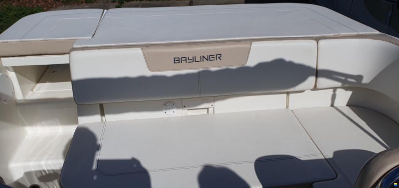Bayliner VR5