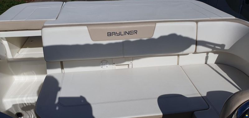Bayliner VR5