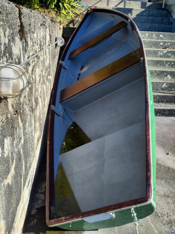 Zu verschenken: Ruderboot