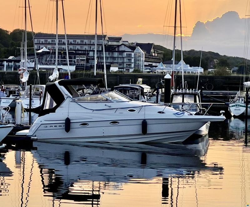 Regal 2760