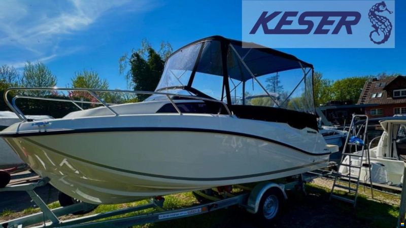 Quicksilver ACTIV 555 CABIN