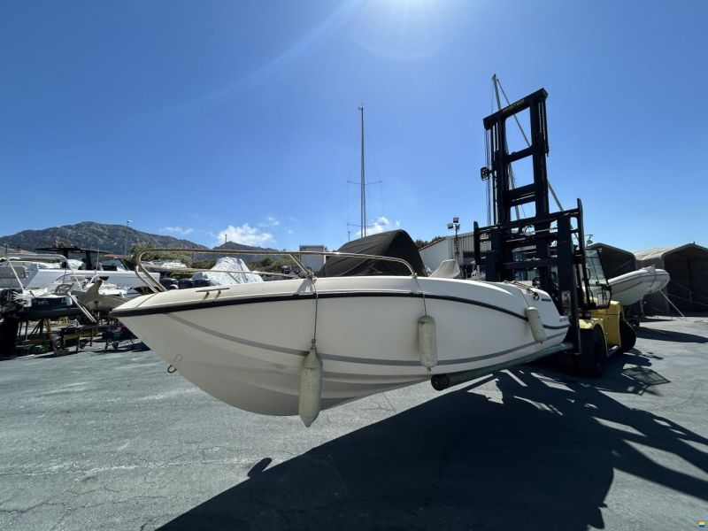 Quicksilver 605 SUNDECK