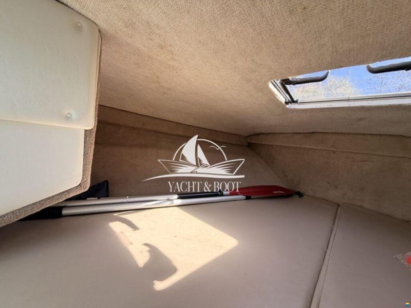 Sea Ray CB 200 Signature