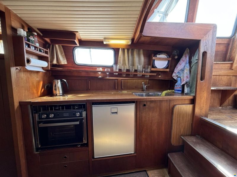 Nauticat 33