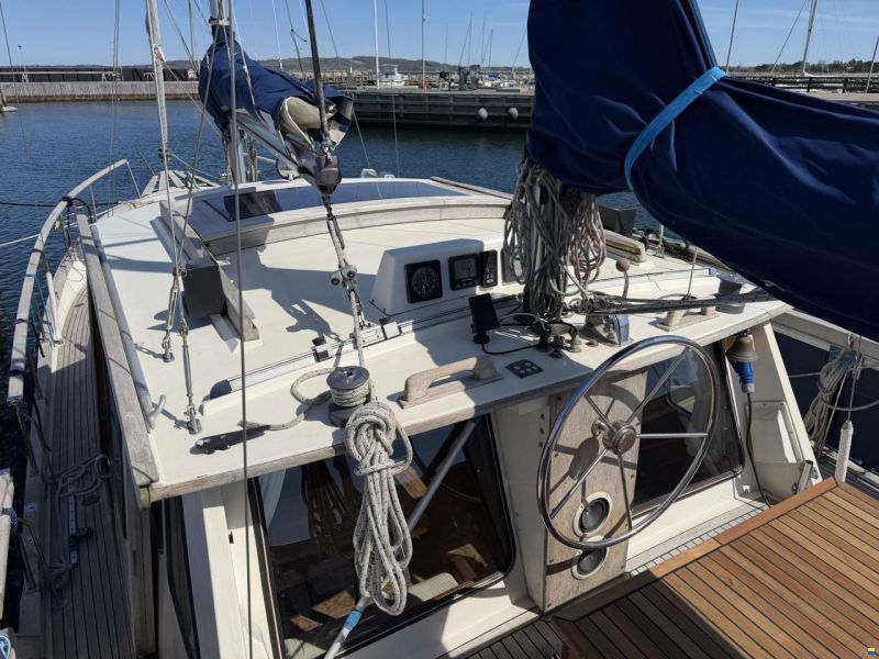 Nauticat 33
