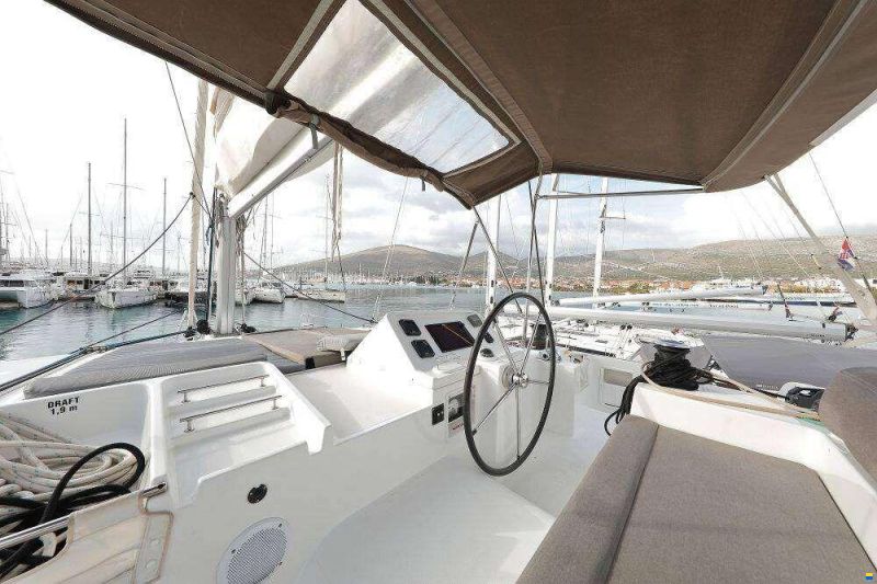 Lagoon 450 F