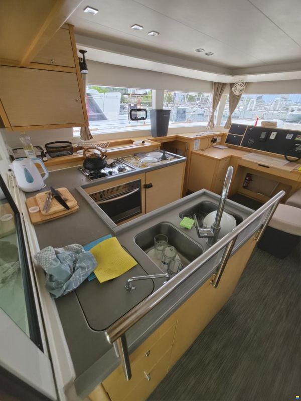 Lagoon 450 F
