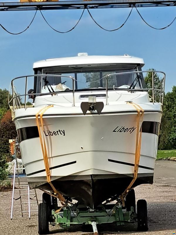 Jeanneau Merry Fisher 855
