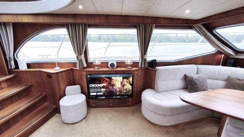 B. van den Hoven Exclusive 1600