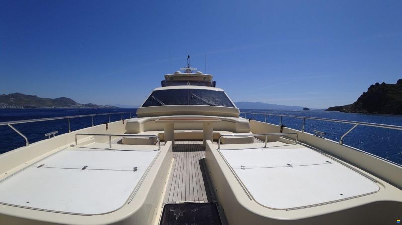 Ferretti ALTURA 840