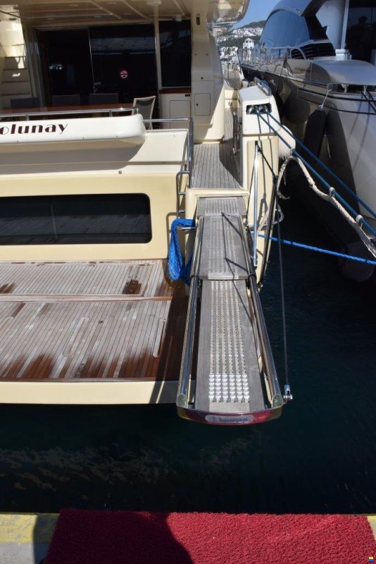 Ferretti ALTURA 840