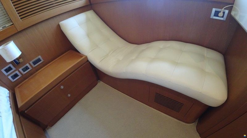 Ferretti ALTURA 840