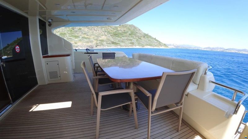 Ferretti ALTURA 840