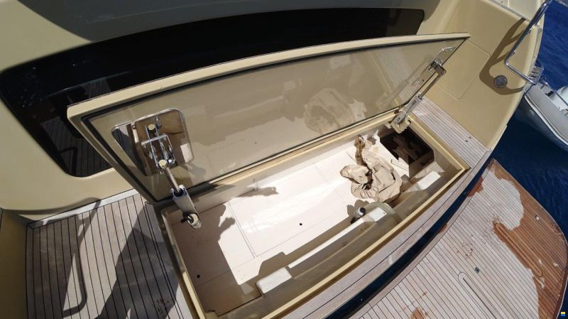 Ferretti ALTURA 840