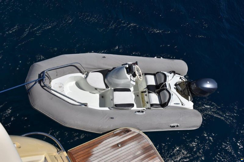 Ferretti ALTURA 840