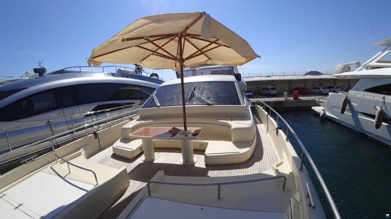 Ferretti ALTURA 840