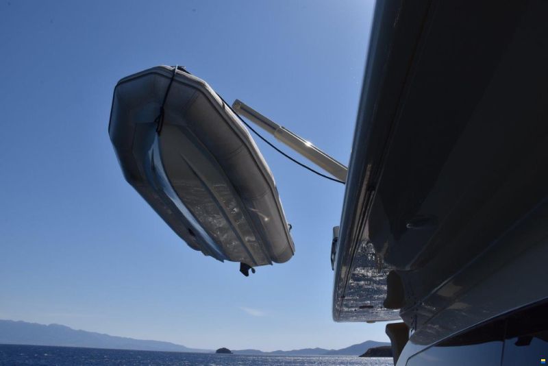 Ferretti ALTURA 840