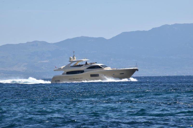 Ferretti ALTURA 840