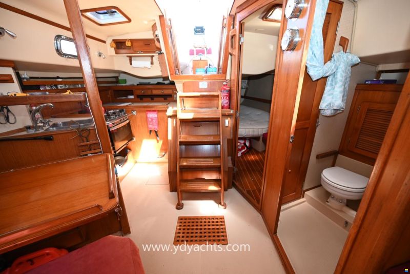 Island Packet 38