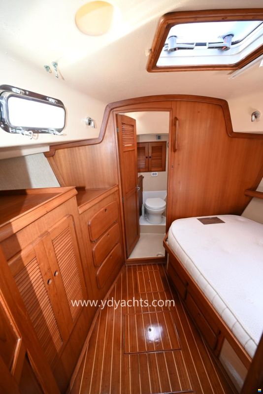 Island Packet 38