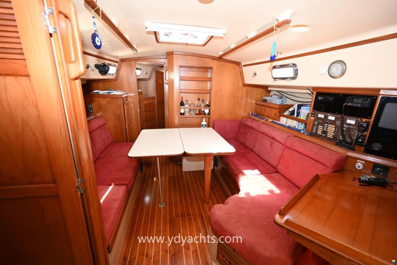 Island Packet 38