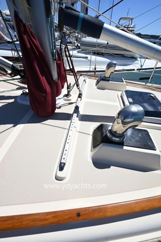 Island Packet 38