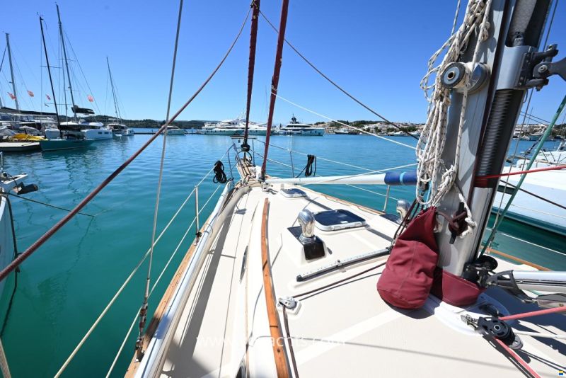 Island Packet 38