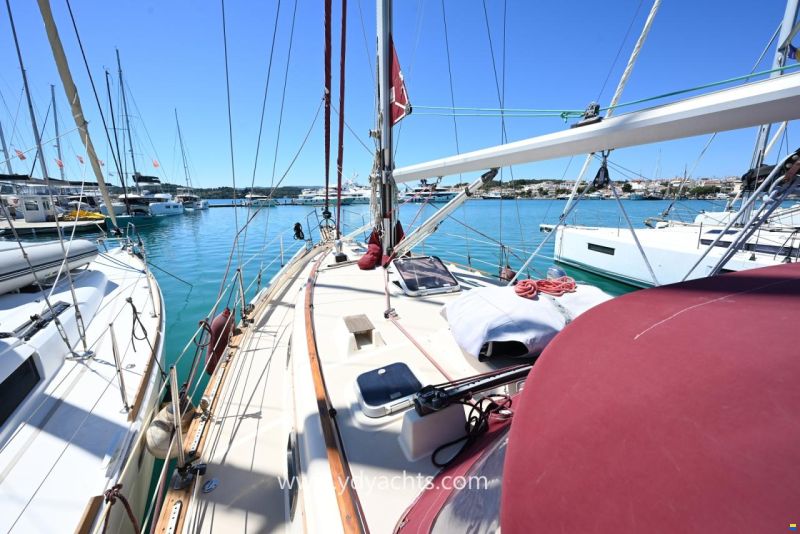 Island Packet 38