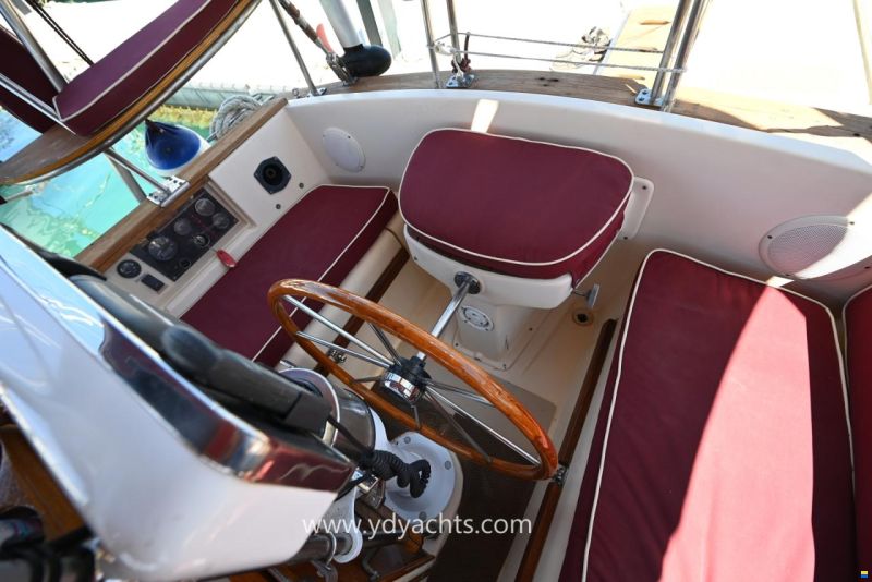 Island Packet 38