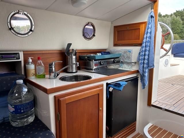 WeCo 825 Cabin
